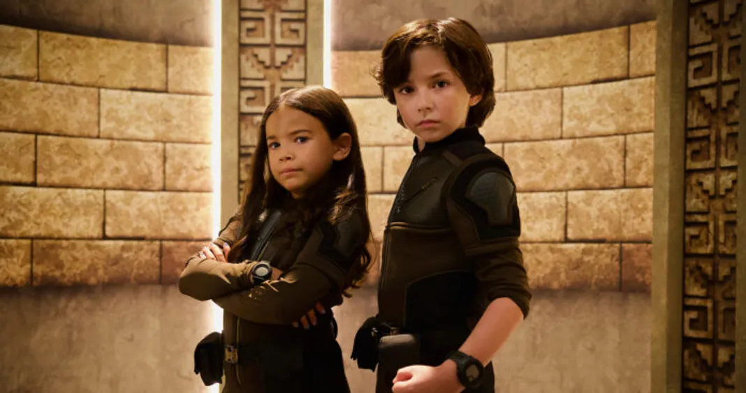 Spy Kids: Armageddon — Everly Carganilla and Connor Esterson as super spy sibling duo Patty and Tony Tango-Torrez